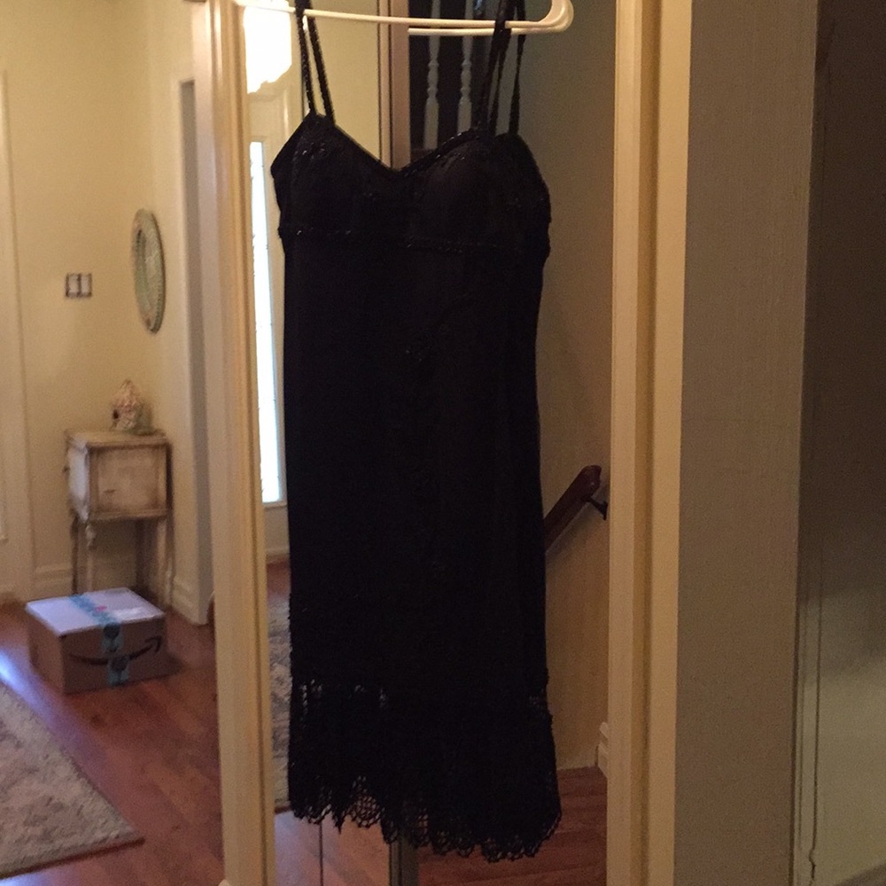 Black, tea length cocktail dress. S